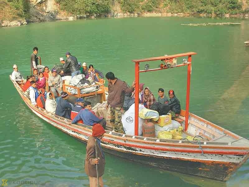 जलयात्रा लागि स्वदेशी एवम् विदेशी पर्यटकको रोजाइमा पर्दै कालीगण्डकी